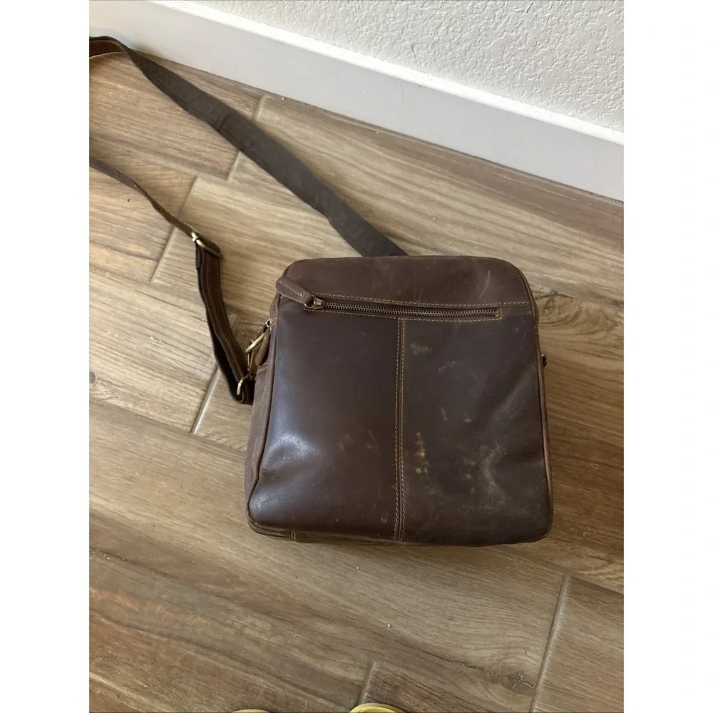 Jack and Chris Men's Brown Leather Messenger Crossbody Bag Multiple Pockets